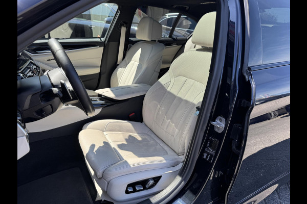 BMW 5 Serie M550i xDrive High Executive | Panoramadak | Head-Up Display | Harmon Kardon | Camera | Stoel Ventilatie/Verwarming |
