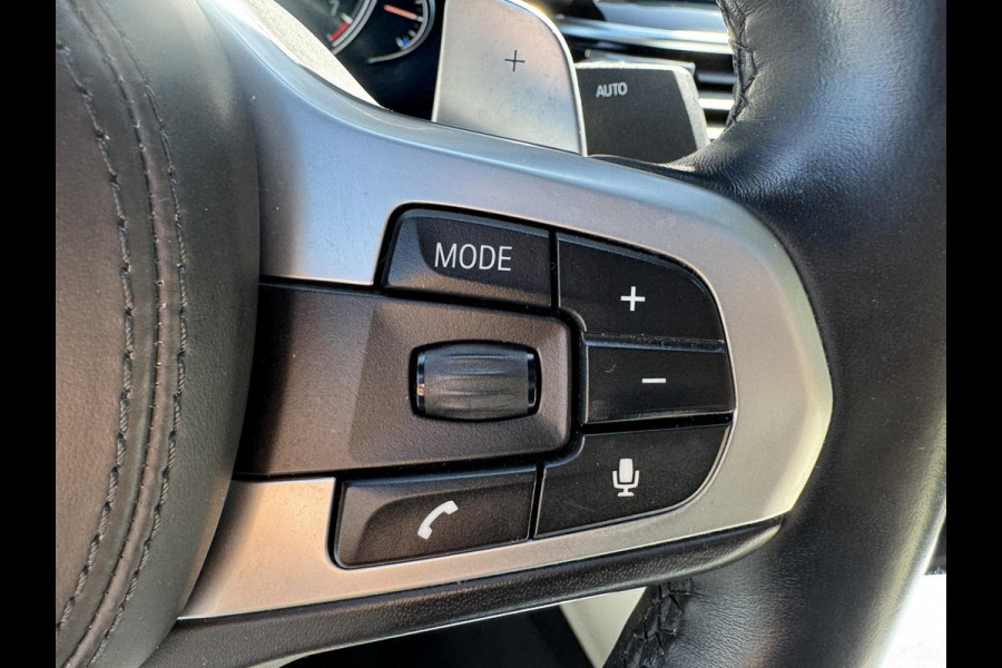 BMW 5 Serie M550i xDrive High Executive | Panoramadak | Head-Up Display | Harmon Kardon | Camera | Stoel Ventilatie/Verwarming |