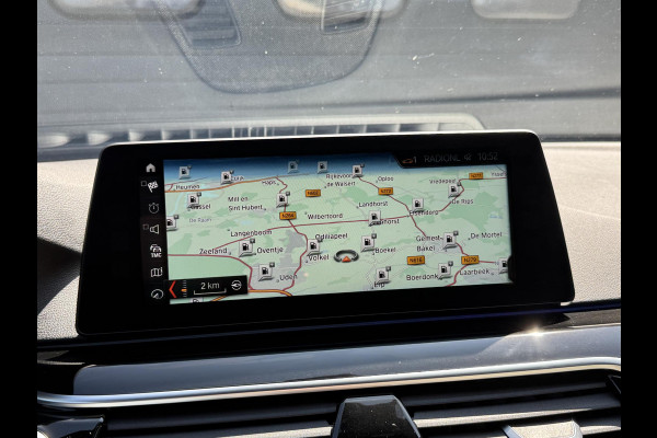 BMW 5 Serie M550i xDrive High Executive | Panoramadak | Head-Up Display | Harmon Kardon | Camera | Stoel Ventilatie/Verwarming |