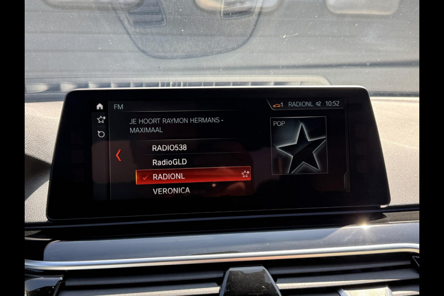BMW 5 Serie M550i xDrive High Executive | Panoramadak | Head-Up Display | Harmon Kardon | Camera | Stoel Ventilatie/Verwarming |