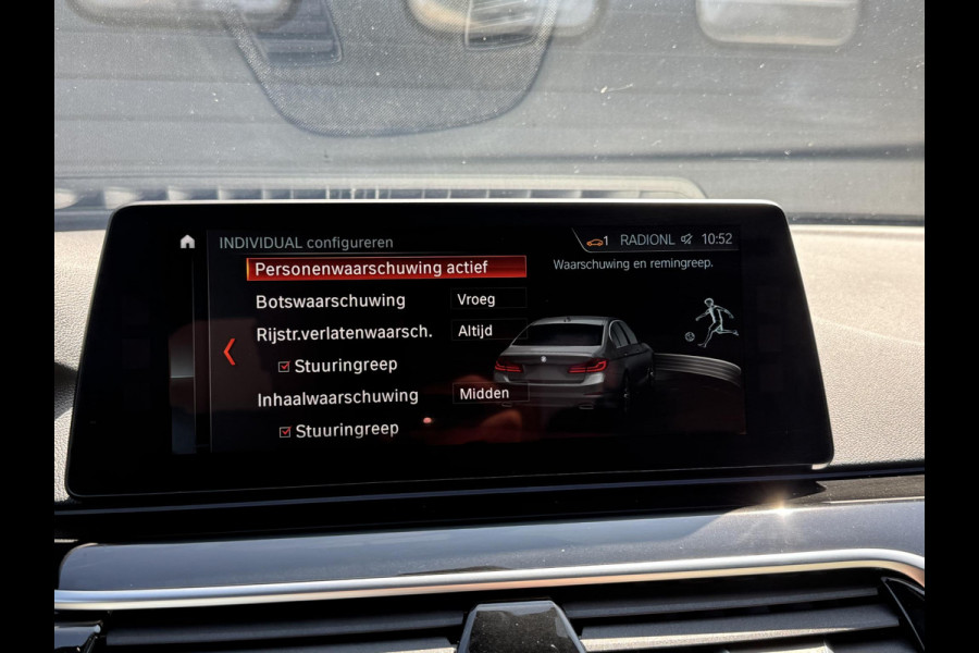BMW 5 Serie M550i xDrive High Executive | Panoramadak | Head-Up Display | Harmon Kardon | Camera | Stoel Ventilatie/Verwarming |
