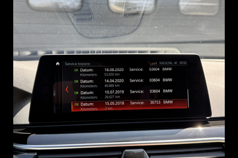 BMW 5 Serie M550i xDrive High Executive | Panoramadak | Head-Up Display | Harmon Kardon | Camera | Stoel Ventilatie/Verwarming |