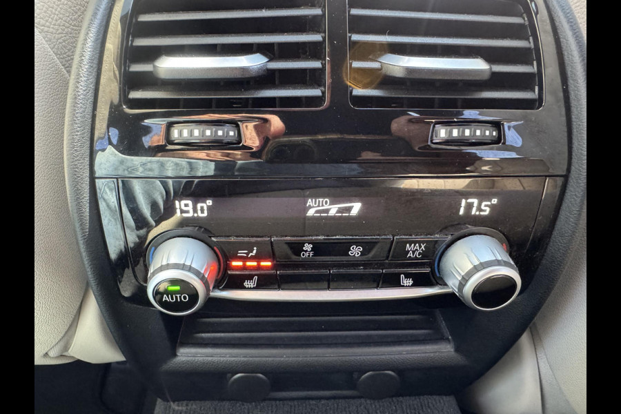 BMW 5 Serie M550i xDrive High Executive | Panoramadak | Head-Up Display | Harmon Kardon | Camera | Stoel Ventilatie/Verwarming |