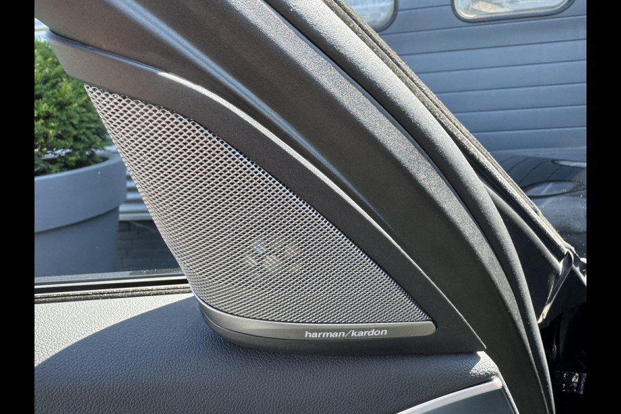 BMW 5 Serie M550i xDrive High Executive | Panoramadak | Head-Up Display | Harmon Kardon | Camera | Stoel Ventilatie/Verwarming |