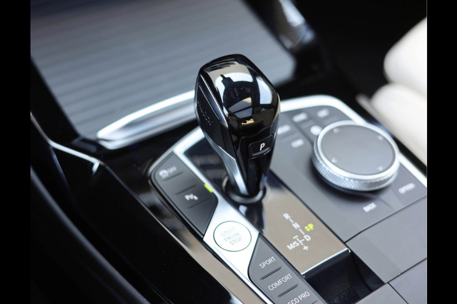 BMW X3 30i xDrive | 1e eig. - Dealer odh. - Pano - Trekhaak