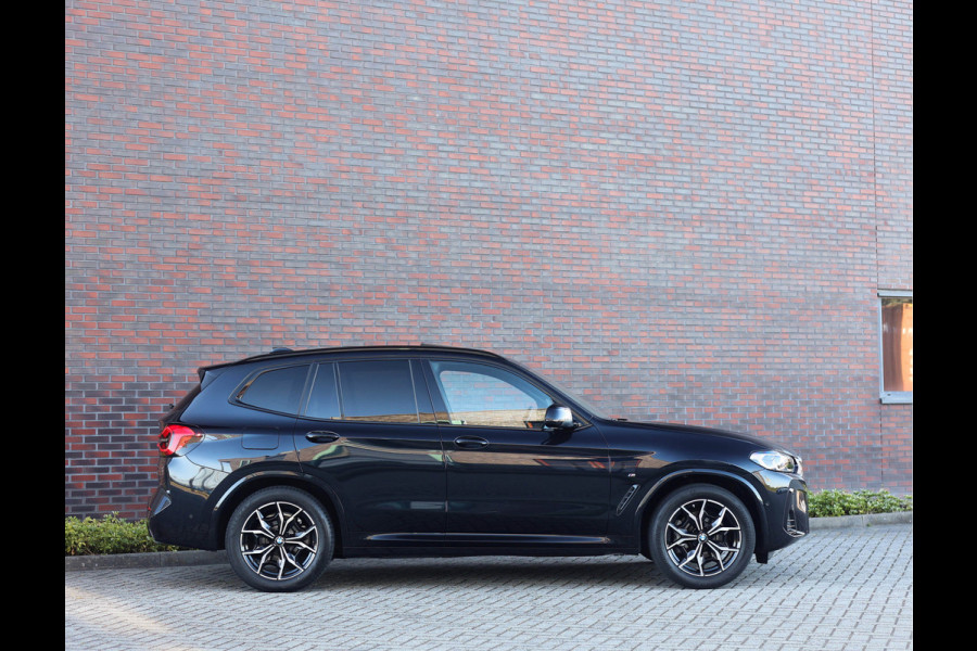 BMW X3 30i xDrive | 1e eig. - Dealer odh. - Pano - Trekhaak