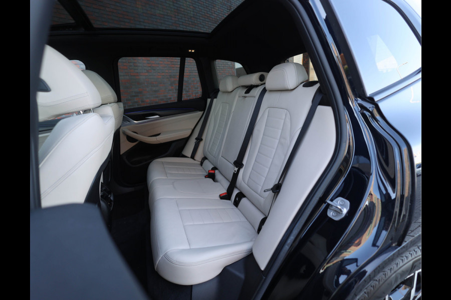 BMW X3 30i xDrive | 1e eig. - Dealer odh. - Pano - Trekhaak