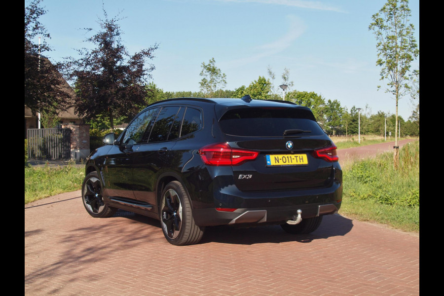 BMW iX3 High Executive 80 kWh | Panoramadak | Apple Carplay | 360 Camera | Harman Kardon | Trekhaak | Cruise Control |