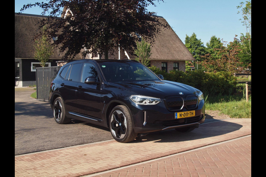 BMW iX3 High Executive 80 kWh | Panoramadak | Apple Carplay | 360 Camera | Harman Kardon | Trekhaak | Cruise Control |