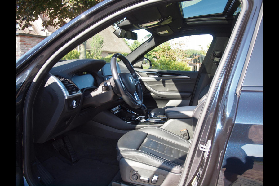 BMW iX3 High Executive 80 kWh | Panoramadak | Apple Carplay | 360 Camera | Harman Kardon | Trekhaak | Cruise Control |