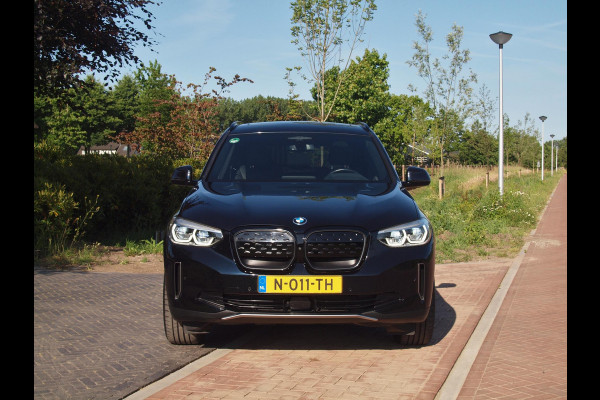 BMW iX3 High Executive 80 kWh | Panoramadak | Apple Carplay | 360 Camera | Harman Kardon | Trekhaak | Cruise Control |
