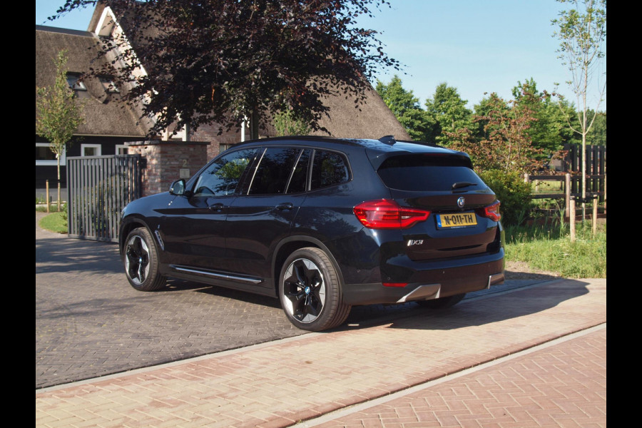 BMW iX3 High Executive 80 kWh | Panoramadak | Apple Carplay | 360 Camera | Harman Kardon | Trekhaak | Cruise Control |