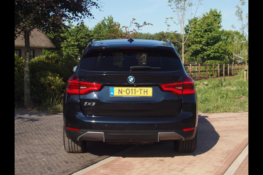 BMW iX3 High Executive 80 kWh | Panoramadak | Apple Carplay | 360 Camera | Harman Kardon | Trekhaak | Cruise Control |