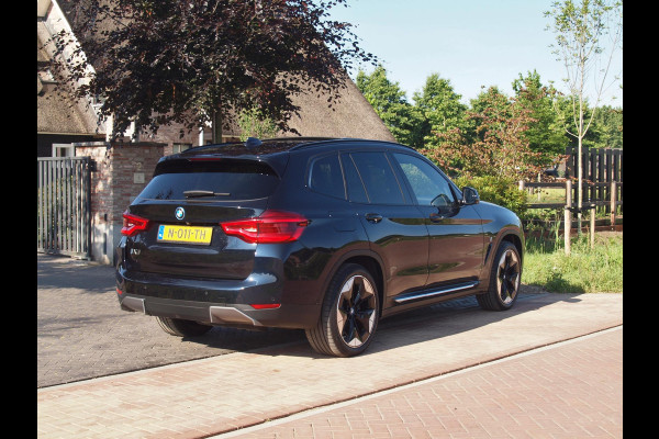 BMW iX3 High Executive 80 kWh | Panoramadak | Apple Carplay | 360 Camera | Harman Kardon | Trekhaak | Cruise Control |