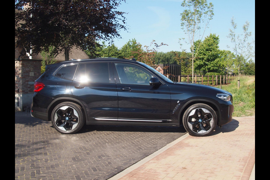 BMW iX3 High Executive 80 kWh | Panoramadak | Apple Carplay | 360 Camera | Harman Kardon | Trekhaak | Cruise Control |