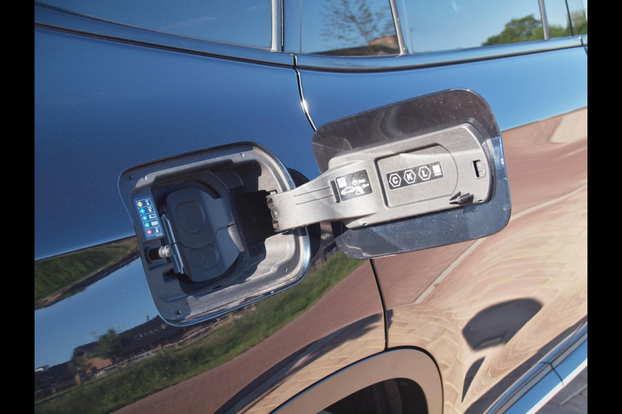BMW iX3 High Executive 80 kWh | Panoramadak | Apple Carplay | 360 Camera | Harman Kardon | Trekhaak | Cruise Control |