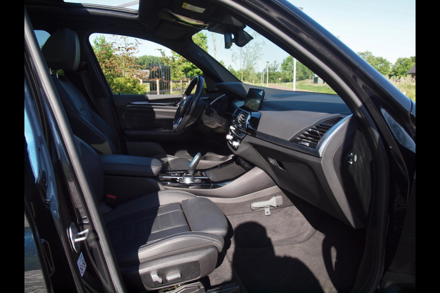 BMW iX3 High Executive 80 kWh | Panoramadak | Apple Carplay | 360 Camera | Harman Kardon | Trekhaak | Cruise Control |