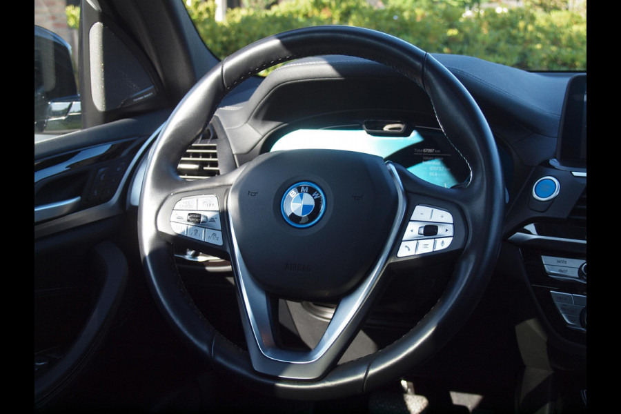 BMW iX3 High Executive 80 kWh | Panoramadak | Apple Carplay | 360 Camera | Harman Kardon | Trekhaak | Cruise Control |