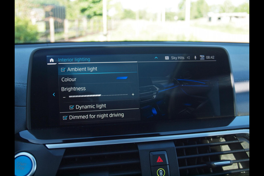 BMW iX3 High Executive 80 kWh | Panoramadak | Apple Carplay | 360 Camera | Harman Kardon | Trekhaak | Cruise Control |