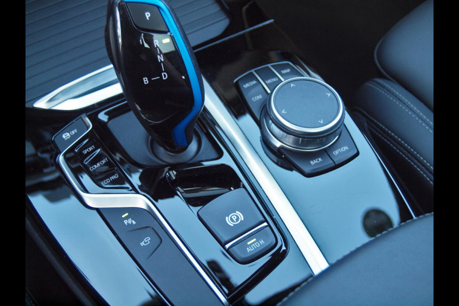 BMW iX3 High Executive 80 kWh | Panoramadak | Apple Carplay | 360 Camera | Harman Kardon | Trekhaak | Cruise Control |