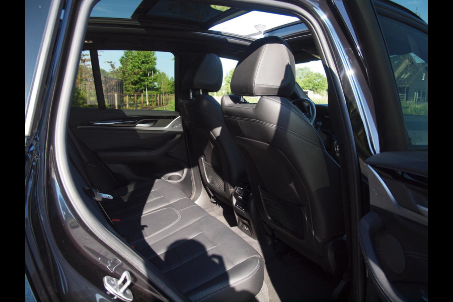 BMW iX3 High Executive 80 kWh | Panoramadak | Apple Carplay | 360 Camera | Harman Kardon | Trekhaak | Cruise Control |
