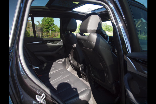 BMW iX3 High Executive 80 kWh | Panoramadak | Apple Carplay | 360 Camera | Harman Kardon | Trekhaak | Cruise Control |