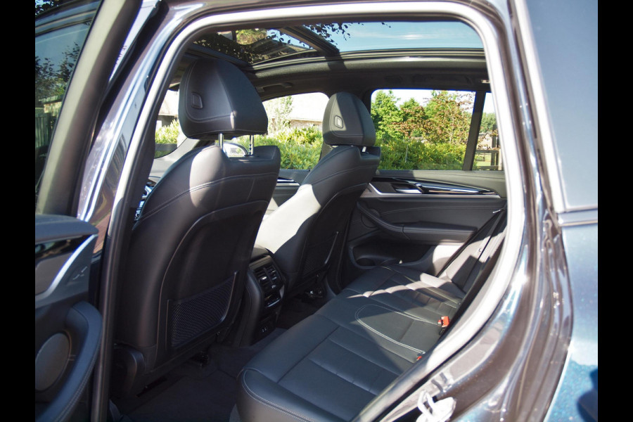 BMW iX3 High Executive 80 kWh | Panoramadak | Apple Carplay | 360 Camera | Harman Kardon | Trekhaak | Cruise Control |