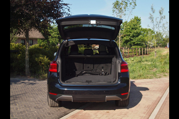 BMW iX3 High Executive 80 kWh | Panoramadak | Apple Carplay | 360 Camera | Harman Kardon | Trekhaak | Cruise Control |