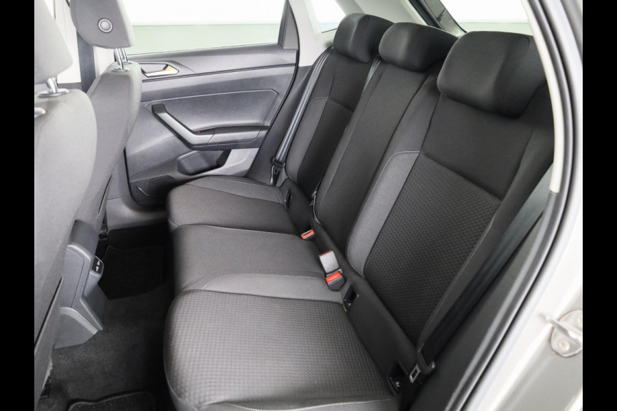 Volkswagen Polo 1.0 TSI R-Line Edition 95 PK DSG (Automaat) | Parkeersensoren voor en achter | Navigatie | Inklapbare spiegels |