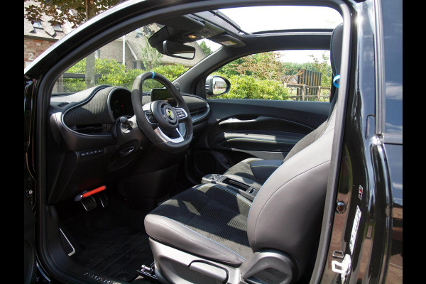 Fiat 500C Abarth Turismo 42 kWh | 4300 KM | Camera | Apple Carplay | JBL | Full option | NL-auto |