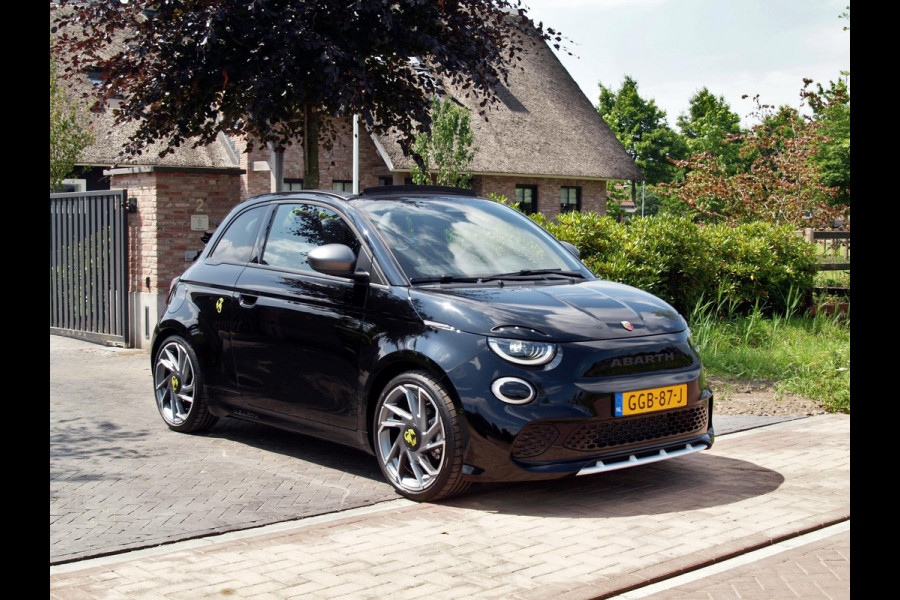 Fiat 500C Abarth Turismo 42 kWh | 4300 KM | Camera | Apple Carplay | JBL | Full option | NL-auto |