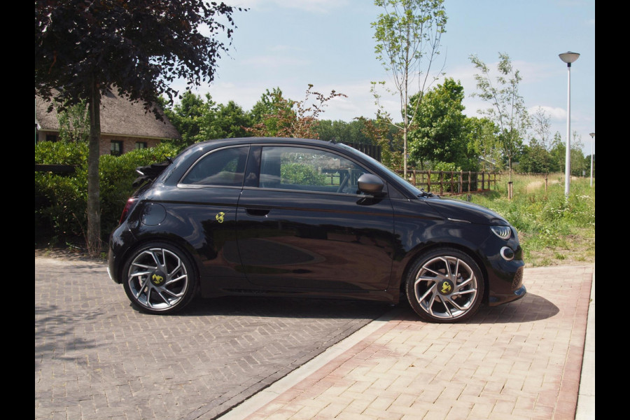 Fiat 500C Abarth Turismo 42 kWh | 4300 KM | Camera | Apple Carplay | JBL | Full option | NL-auto |