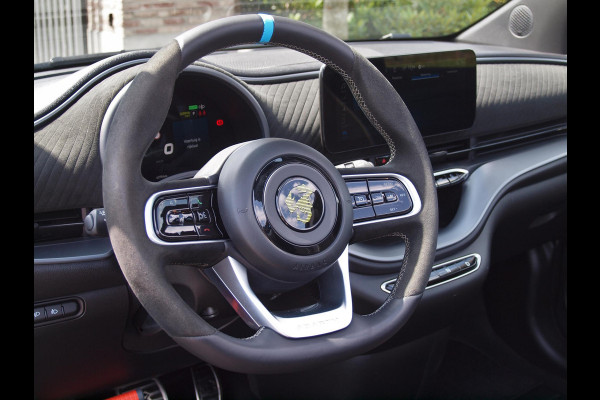 Fiat 500C Abarth Turismo 42 kWh | 4300 KM | Camera | Apple Carplay | JBL | Full option | NL-auto |