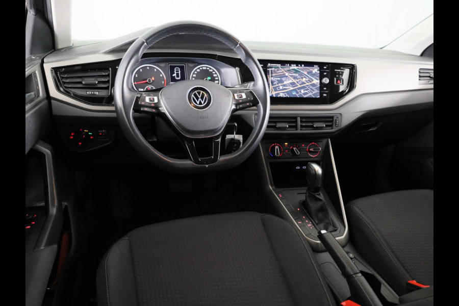 Volkswagen Polo 1.0 TSI R-Line Edition 95 PK DSG (Automaat) | Parkeersensoren voor en achter | Navigatie | Inklapbare spiegels |