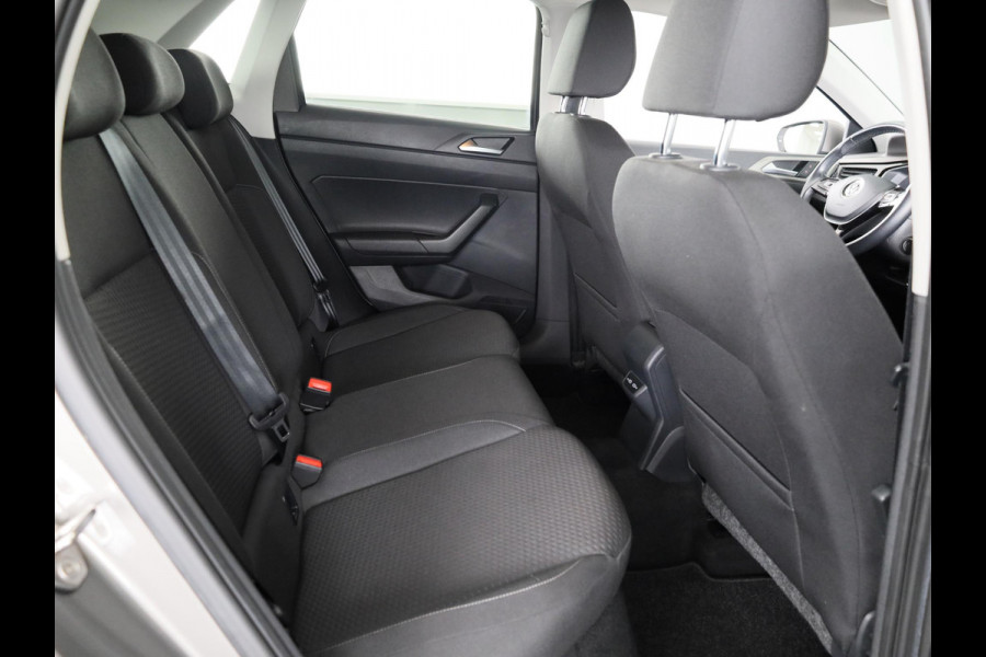 Volkswagen Polo 1.0 TSI R-Line Edition 95 PK DSG (Automaat) | Parkeersensoren voor en achter | Navigatie | Inklapbare spiegels |