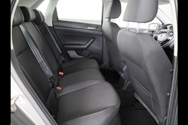 Volkswagen Polo 1.0 TSI R-Line Edition 95 PK DSG (Automaat) | Parkeersensoren voor en achter | Navigatie | Inklapbare spiegels |