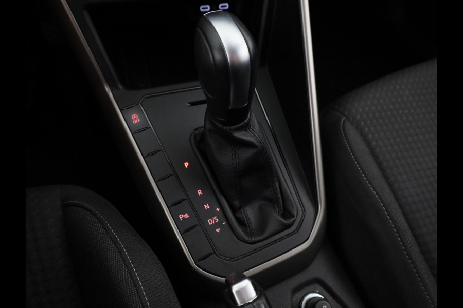 Volkswagen Polo 1.0 TSI R-Line Edition 95 PK DSG (Automaat) | Parkeersensoren voor en achter | Navigatie | Inklapbare spiegels |