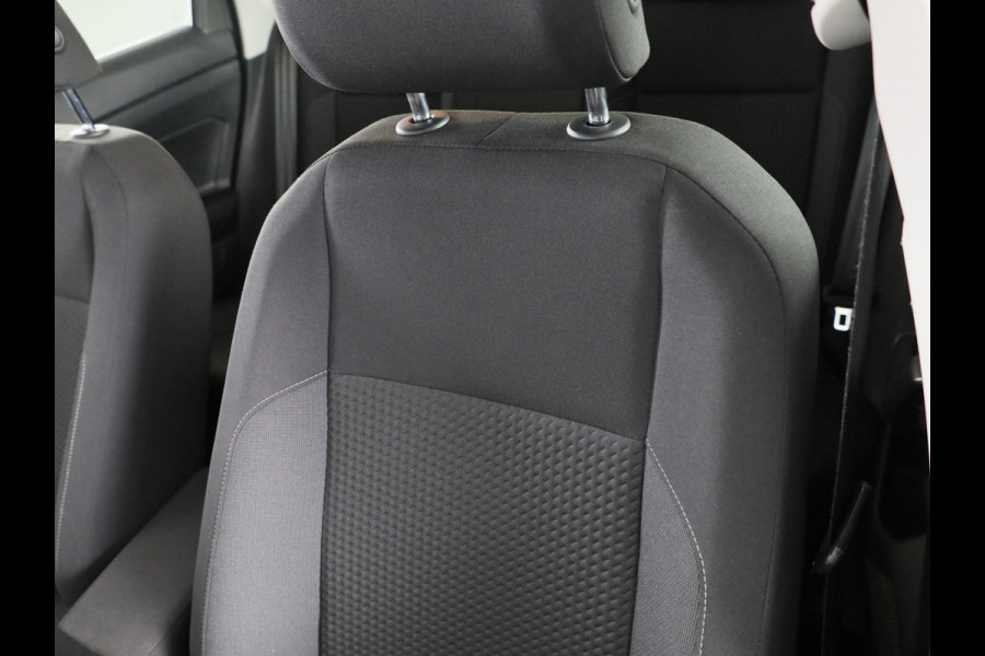 Volkswagen Polo 1.0 TSI R-Line Edition 95 PK DSG (Automaat) | Parkeersensoren voor en achter | Navigatie | Inklapbare spiegels |