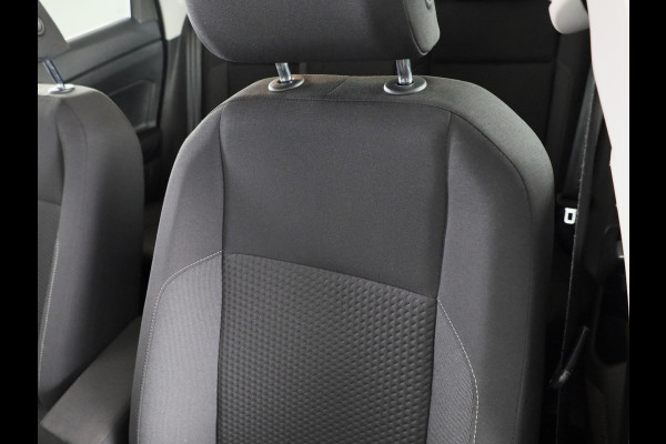Volkswagen Polo 1.0 TSI R-Line Edition 95 PK DSG (Automaat) | Parkeersensoren voor en achter | Navigatie | Inklapbare spiegels |