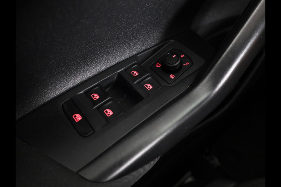 Volkswagen Polo 1.0 TSI R-Line Edition 95 PK DSG (Automaat) | Parkeersensoren voor en achter | Navigatie | Inklapbare spiegels |