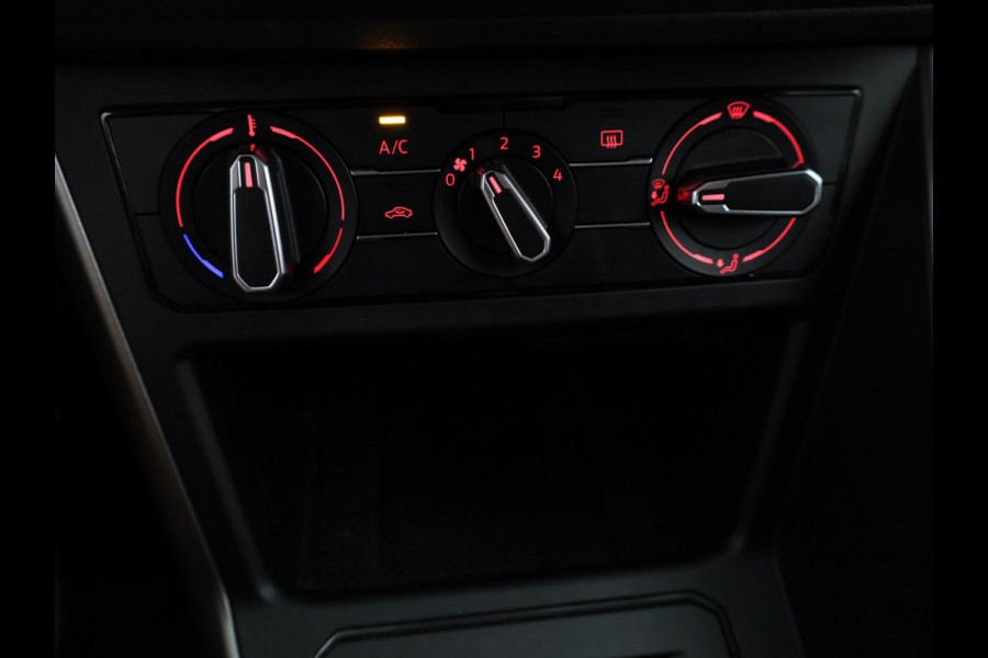 Volkswagen Polo 1.0 TSI R-Line Edition 95 PK DSG (Automaat) | Parkeersensoren voor en achter | Navigatie | Inklapbare spiegels |