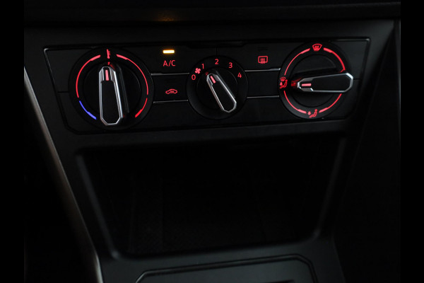 Volkswagen Polo 1.0 TSI R-Line Edition 95 PK DSG (Automaat) | Parkeersensoren voor en achter | Navigatie | Inklapbare spiegels |