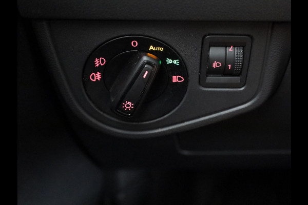 Volkswagen Polo 1.0 TSI R-Line Edition 95 PK DSG (Automaat) | Parkeersensoren voor en achter | Navigatie | Inklapbare spiegels |