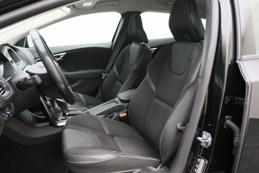 Volvo V40 1.5 T2 Momentum Automaat LED, Navigatie, Stoelverwarming, Cruise, Climate, PDC