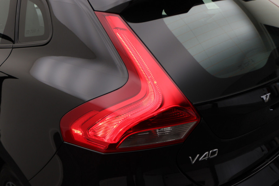 Volvo V40 1.5 T2 Momentum Automaat LED, Navigatie, Stoelverwarming, Cruise, Climate, PDC