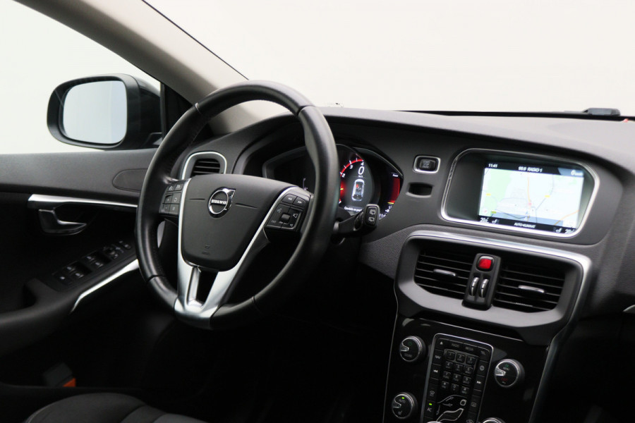 Volvo V40 1.5 T2 Momentum Automaat LED, Navigatie, Stoelverwarming, Cruise, Climate, PDC