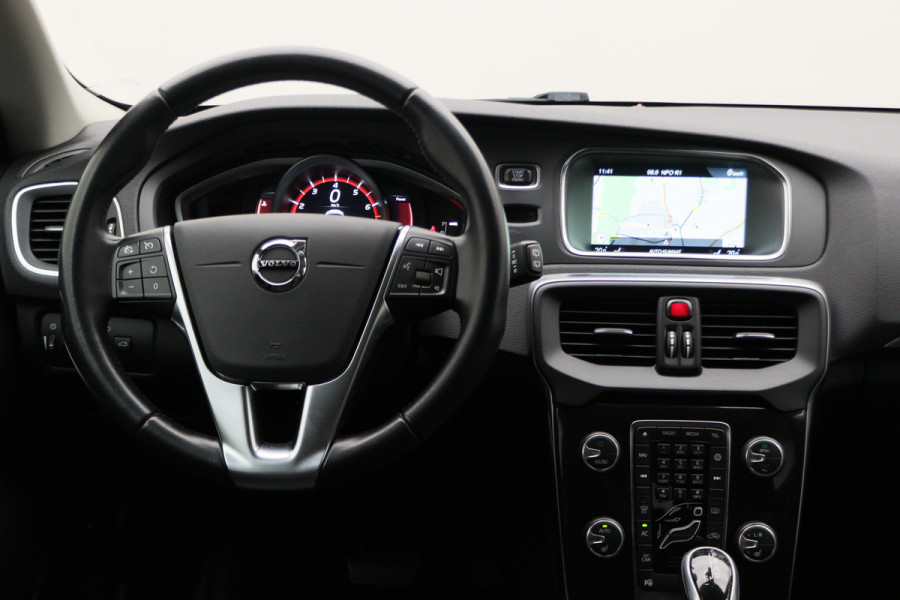 Volvo V40 1.5 T2 Momentum Automaat LED, Navigatie, Stoelverwarming, Cruise, Climate, PDC