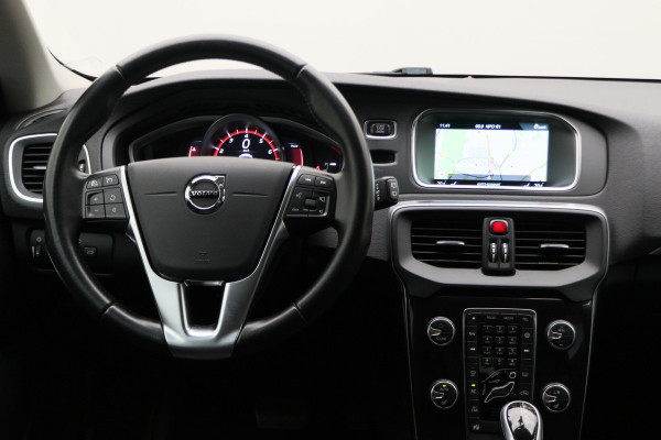 Volvo V40 1.5 T2 Momentum Automaat LED, Navigatie, Stoelverwarming, Cruise, Climate, PDC