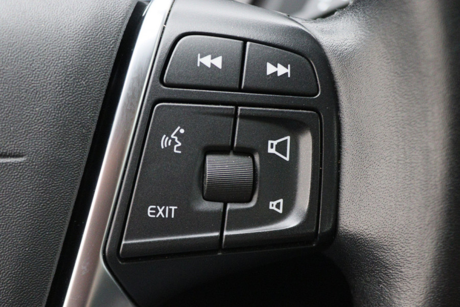 Volvo V40 1.5 T2 Momentum Automaat LED, Navigatie, Stoelverwarming, Cruise, Climate, PDC