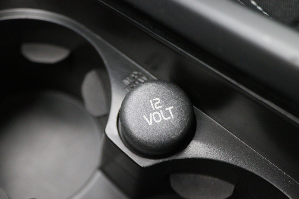 Volvo V40 1.5 T2 Momentum Automaat LED, Navigatie, Stoelverwarming, Cruise, Climate, PDC